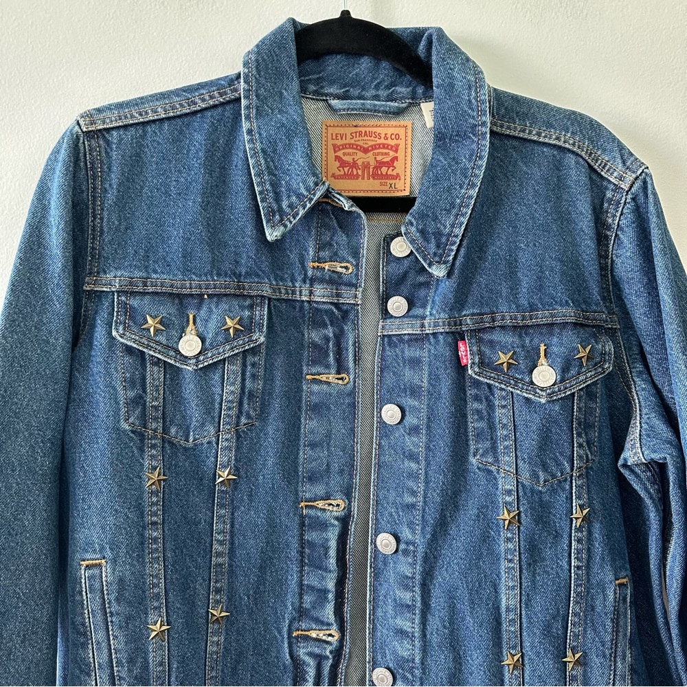 Levi Strauss dark denim Jean jacket gold stars embellishment